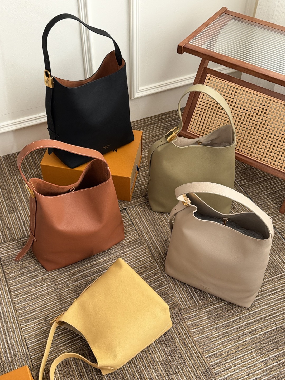 [갓팩토리] 루이비통 로우키 호보 PM백  28*16*24