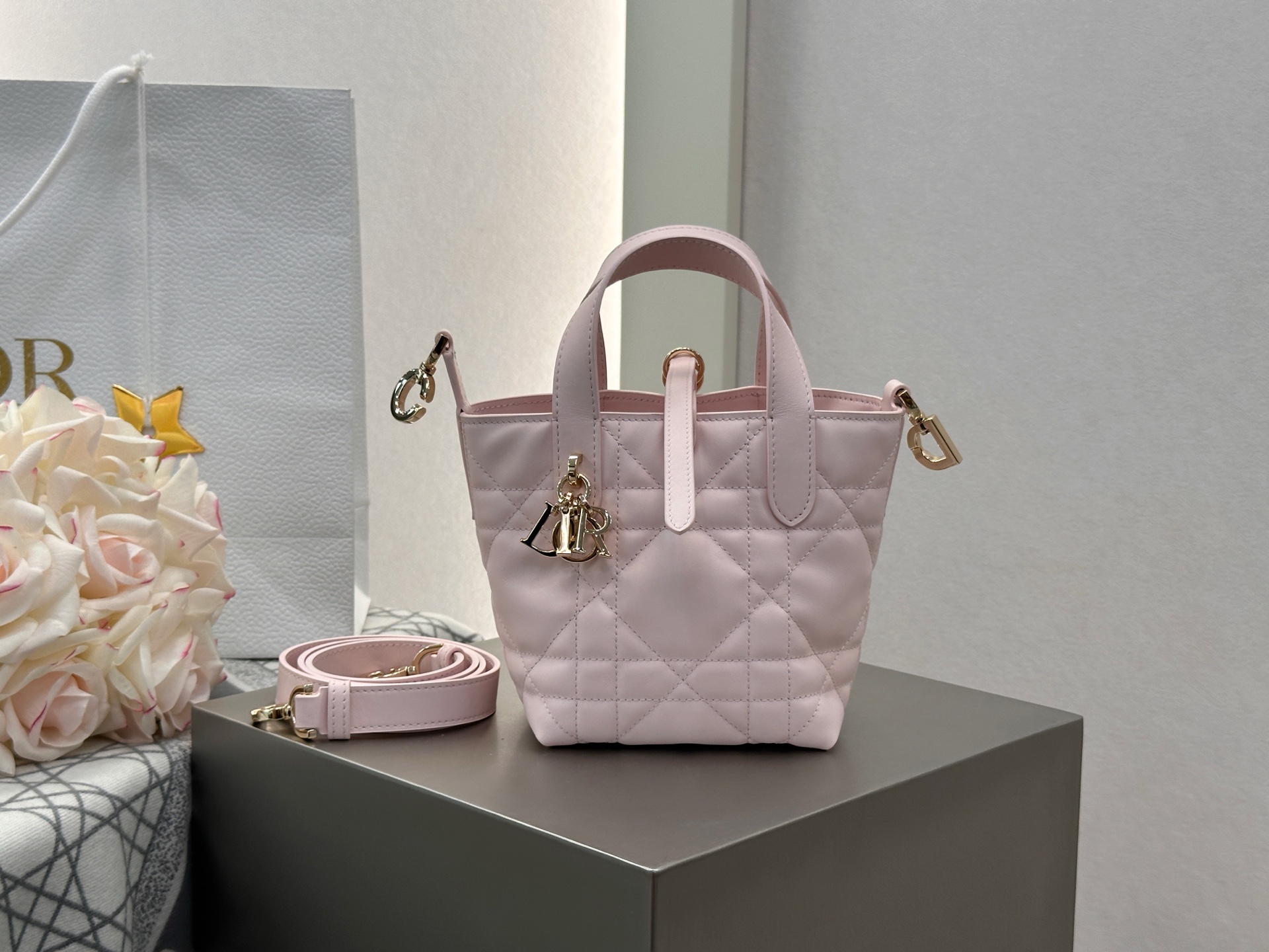 [팬더샵] 디올 뚜주흐 버티컬 나노 토트백 핑크 13*15*12