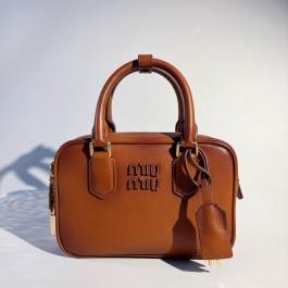 [작은미우] 미우미우 아르카디 레더 백 꼬냑 19*13*6