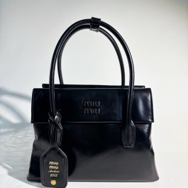 [작은미우] 미우미우 솔리테르 광택 가죽 백 25*12*29
