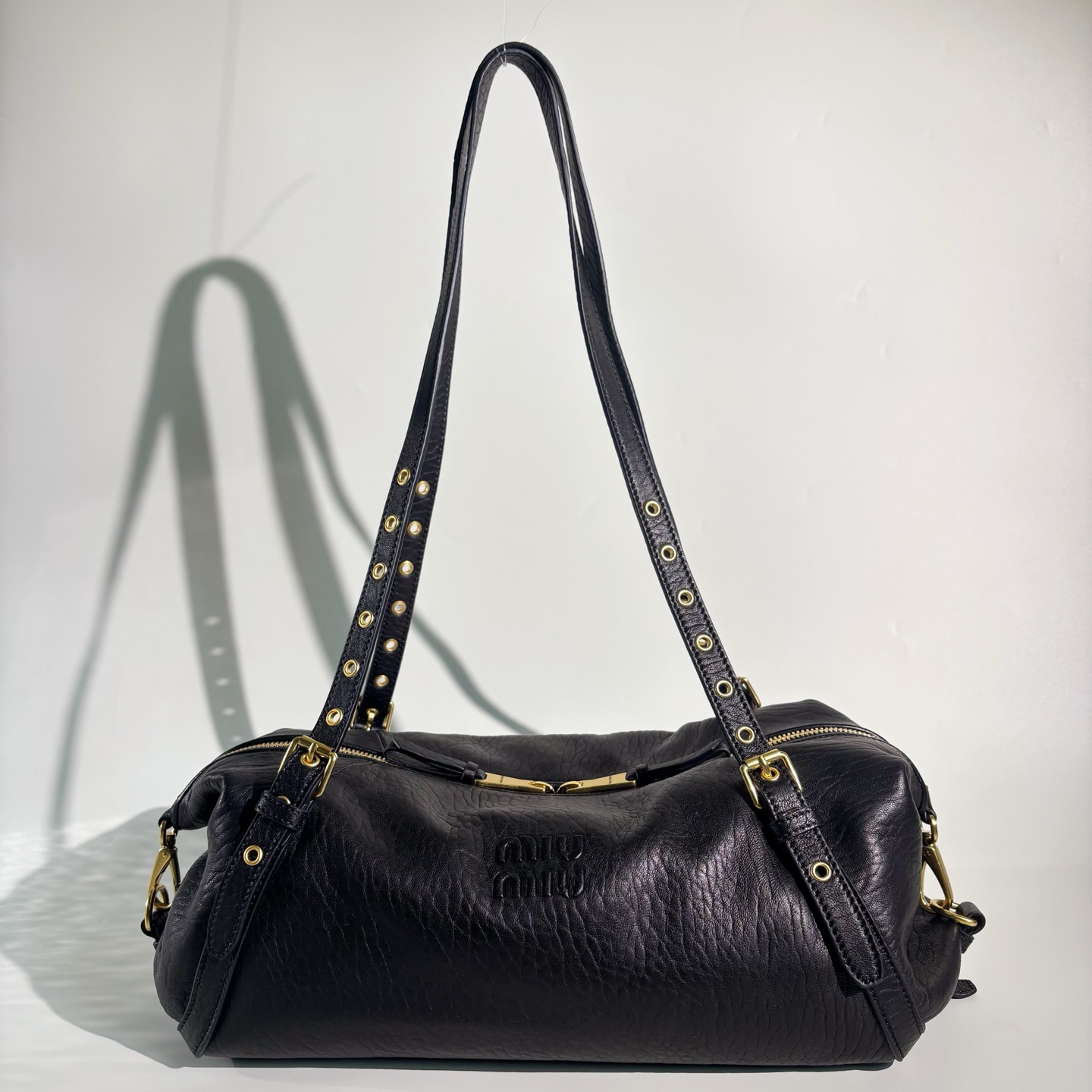 [작은미우] 미우미우 블랙 가죽 숄더백 37*21*15