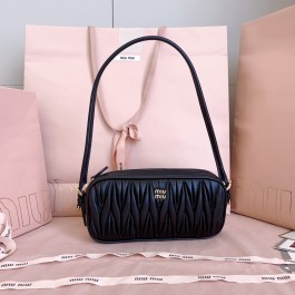 [작은미우] 미우미우 마타라쎄 나파 레더 숄더백 20*10*4