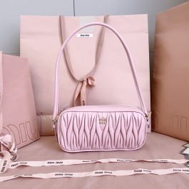 [작은미우] 미우미우 마타라쎄 나파 레더 숄더백 20*10*4