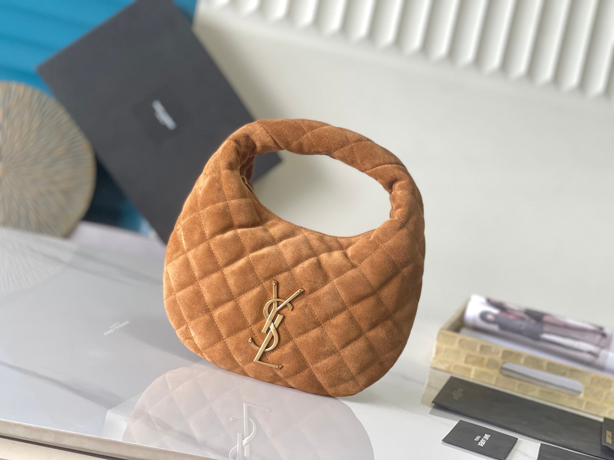 [센락] 생로랑 스웨이드 카라멜 코냑 백  17*13*3