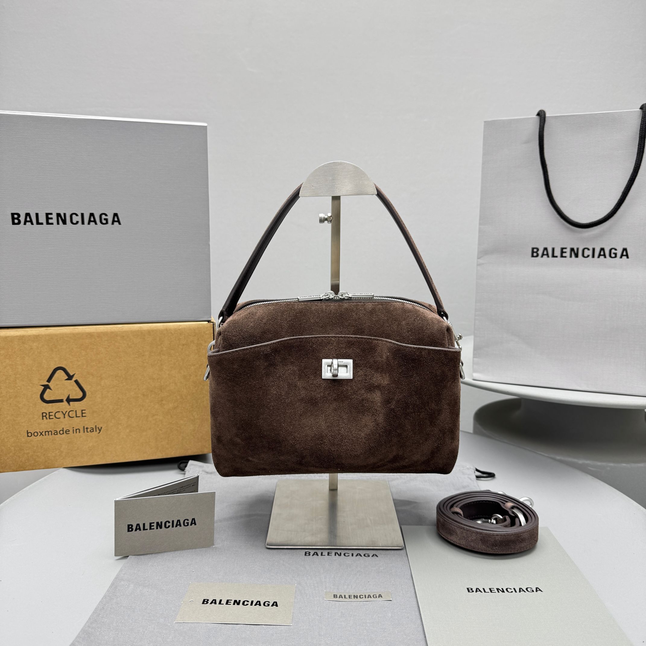 [세터] 발렌시아가 로데오 핸드 백 23*15.5*10