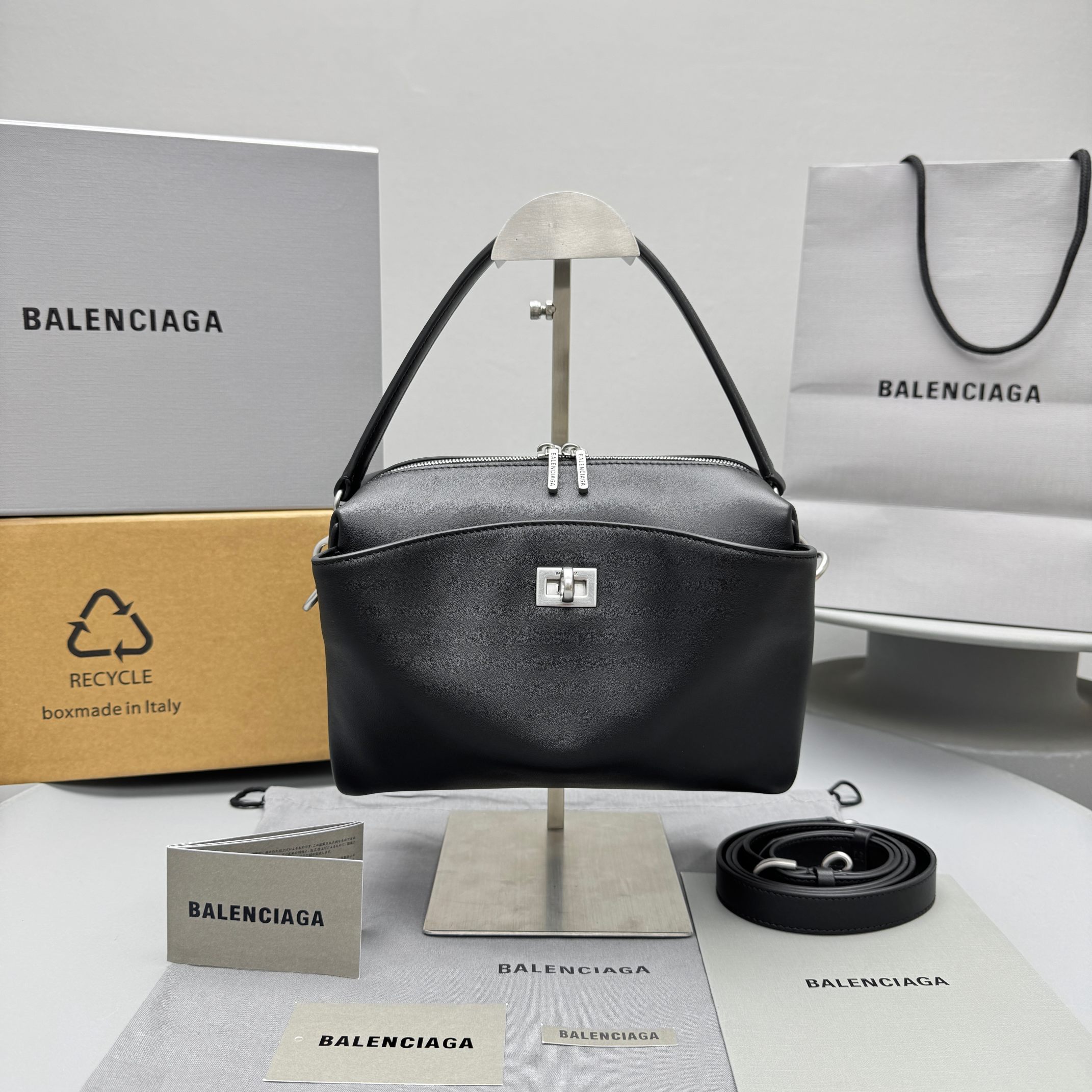 [세터] 발렌시아가 로데오 핸드 백 23*15.5*10