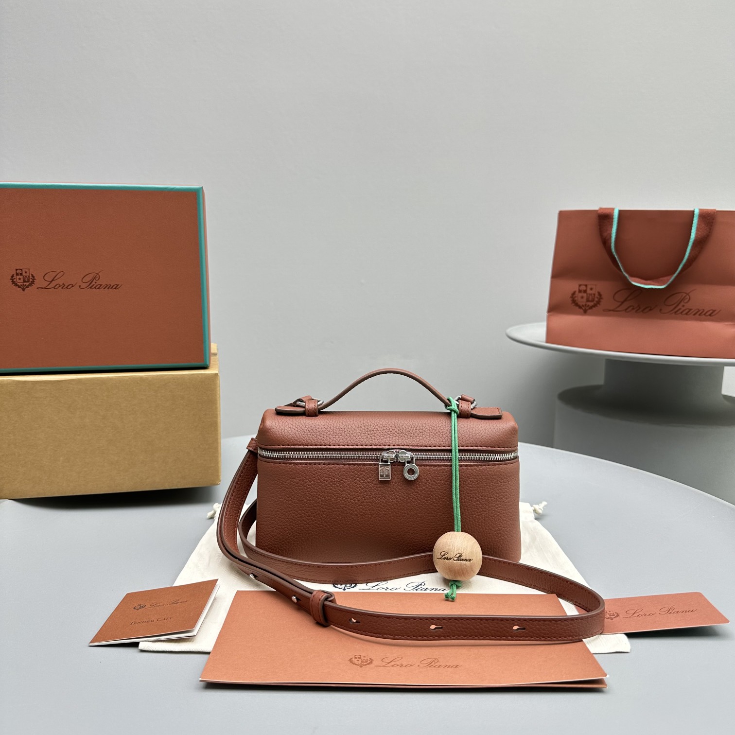[세터] 로로피아나 엑스트라 크로스 백 브라운 19*7*12