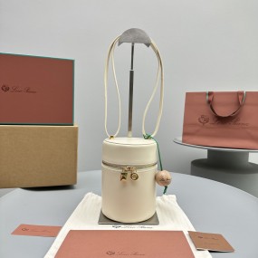 [세터] 로로피아나 엑스트라 케이스 미디엄 숄더백 화이트 16*12