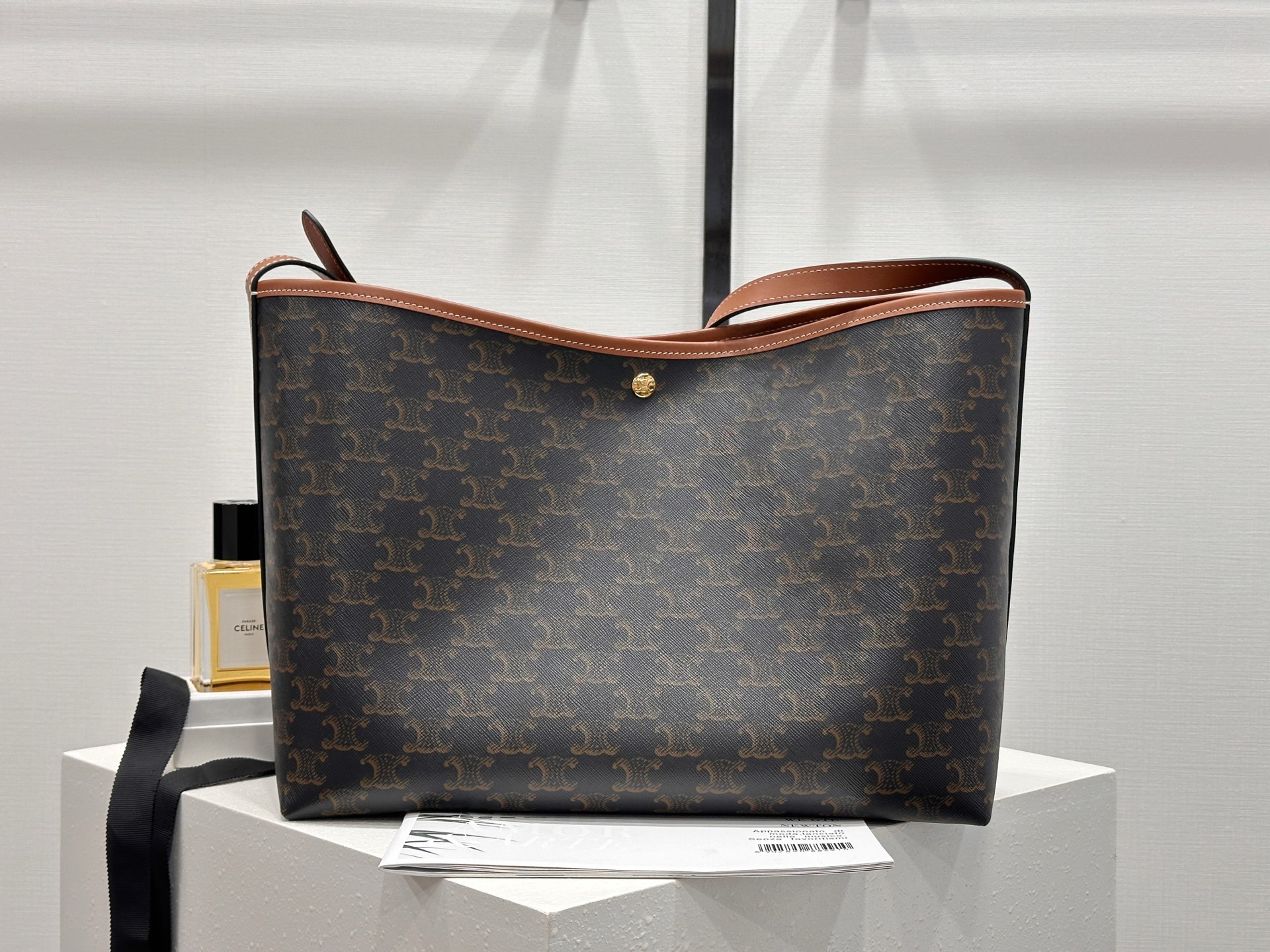 [팬더] 셀린느 소프트 쇼퍼백 브라운 32.5*24.5*14