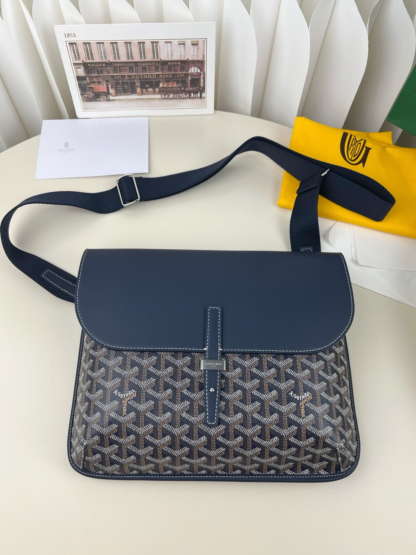 [팬더] 고야드 쿠르지에 메신저 백 네이비 32*4*25