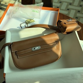 [찡댄] 에르메스 켈리 무브 벨트백 컬러색상