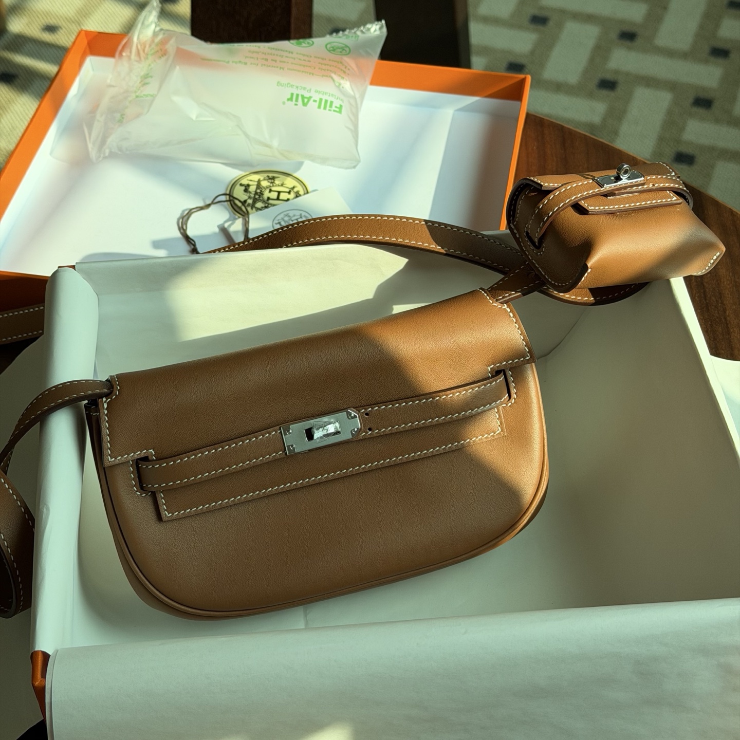 [찡댄] 에르메스 켈리 무브 벨트백 컬러색상