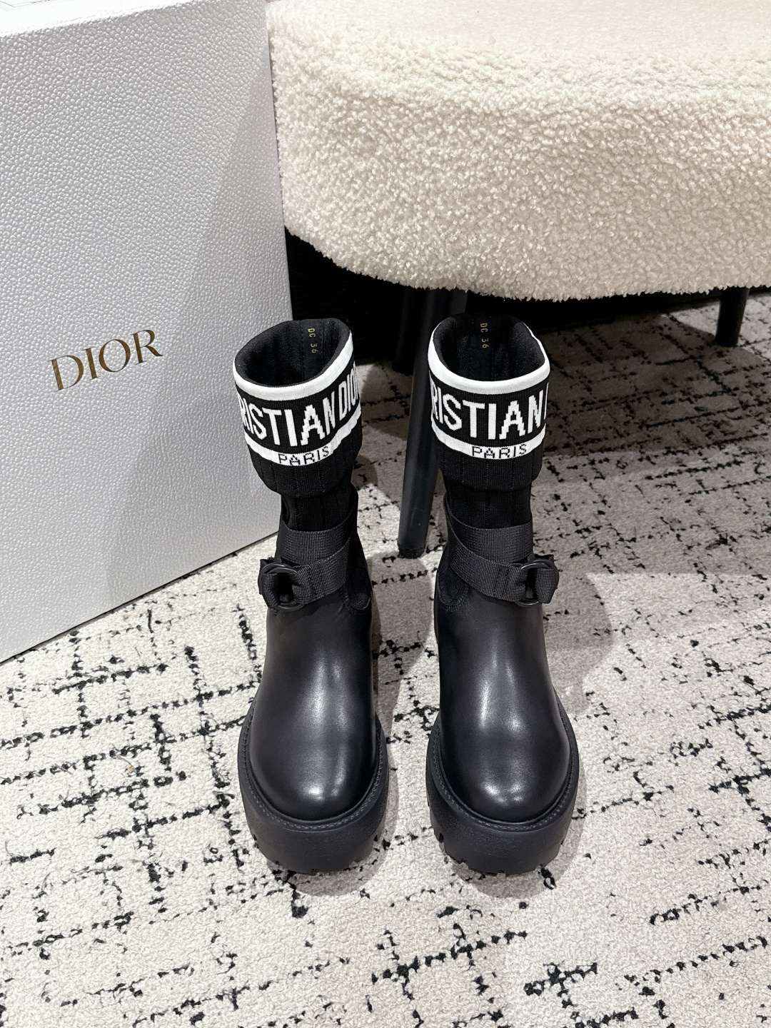 [제이드] 디올 D-Major 앵클 부츠 블랙